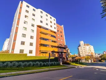 Apartamento mobiliado à venda com 2 suítes no Juvevê em Curitiba