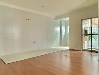 Apartamento 2 quartos sendo 1 suíte sacada churrasqueira no térreo com piso laminado