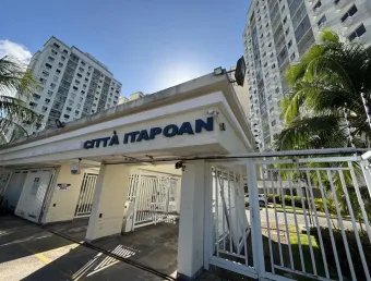 Conforto, lazer e localização privilegiada no città itapoan – 3/4 com estrutura completa!