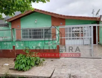 Casa à venda com 3 quartos a 600 metros da praia no bairro são joão batista - peruíbe - sp