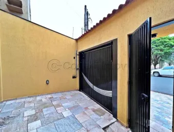 Casa padrão de 262m² com 04 quartos sendo 02 suítes disponível para venda - jardim califórnia.