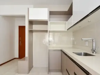 Apartamento no bairro itacorubi com suíte e 02 vagas de garagem