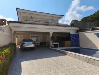 Lindo sobrado com 03 suites a venda na praia do pernambuco guaruja sp