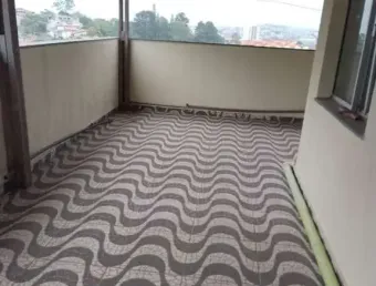 Apartamento á venda duplex com 2 dormitórios,  1 vaga e com 90m² em vila romanópolis por r$ 220.000.  imóvel residencial em ferraz de vasconcelos/sp.
