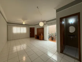 Monte alegre – casa com 3 quartos, suíte e churrasqueira