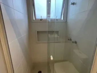 Apartamento  com 2 dormitorios sendo 1 suite com sacada - sala para dois ambientes - cozinha - area de serviço.