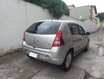 SANDERO MUITO NOVO