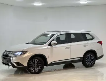 Mitsubishi outlander 2.2 hpes 2019