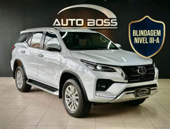 TOYOTA HILUX SW4 2.8 SRX DIAMOND 4X4 TURBO