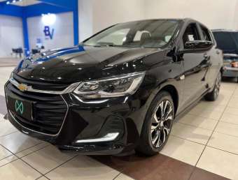 Chevrolet Onix HATCH PREM. 1.0 12V TB Flex 5p Aut.  - Preta - 2023/2024