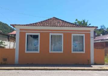Casa para alugar no bairro sambaqui - florianópolis/sc
