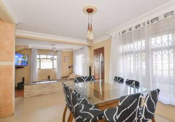 Casa com 4 quartos à venda na rua clara polsin, 535, novo mundo, curitiba, 270 m2 por r$ 1.100.000