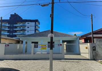 Casa com 5 quartos à venda na rua afonso camargo, 51, figueira, guaratuba, 213 m2 por r$ 1.100.000
