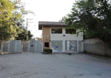 Casa com 4 dormitórios à venda, 356 m² por r$ 1.650.000,00 - terras do madeira - carapicuíba/sp