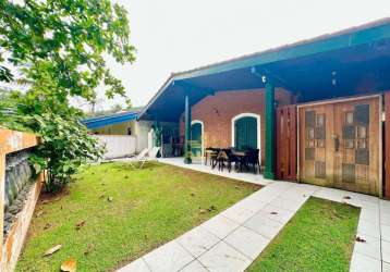 Casa à venda com 5 dormitórios - churrasqueira - 1 vaga - jardim albamar - guarujá/sp