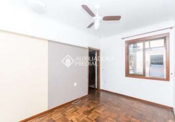 Apartamento com 2 quartos à venda na rua santana, 926, farroupilha, porto alegre, 47 m2 por r$ 220.000