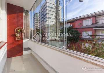 Apartamento com 2 quartos à venda na rua doutor oscar bittencourt, 2, menino deus, porto alegre, 74 m2 por r$ 369.000