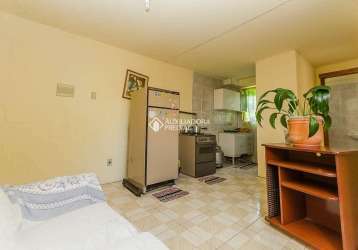 Apartamento com 2 quartos para alugar na estrada joão de oliveira remião, 6700, lomba do pinheiro, porto alegre, 49 m2 por r$ 700