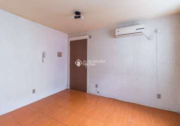 Apartamento com 2 quartos para alugar na rua vinte e seis de março, 415, mário quintana, porto alegre, 48 m2 por r$ 700