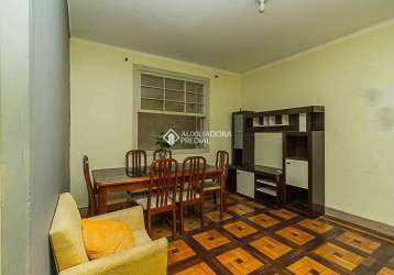 Apartamento com 3 quartos para alugar na rua miguel tostes, 924, rio branco, porto alegre, 84 m2 por r$ 1.750