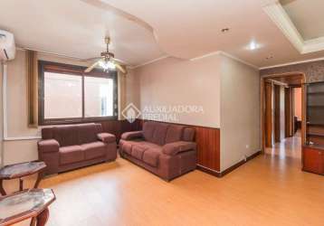 Apartamento com 3 quartos para alugar na rua general souza doca, 100, petrópolis, porto alegre, 104 m2 por r$ 2.000
