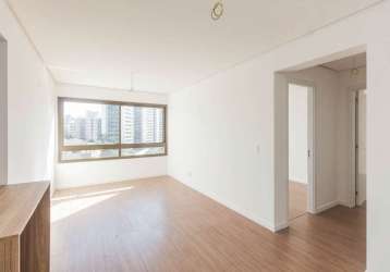 Apartamento com 2 quartos para alugar na rua professor ivo corseuil, 290, petrópolis, porto alegre, 67 m2 por r$ 3.700