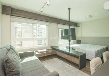 Loft com 1 quarto para alugar na rua mostardeiro, 488, rio branco, porto alegre, 34 m2 por r$ 3.150