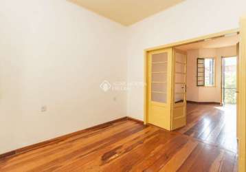 Apartamento com 2 quartos para alugar na rua santo antônio, 381, floresta, porto alegre, 90 m2 por r$ 2.500