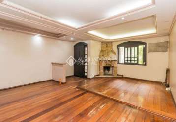 Casa em condomínio fechado com 4 quartos para alugar na avenida carneiro da fontoura, 326, jardim são pedro, porto alegre, 306 m2 por r$ 6.000