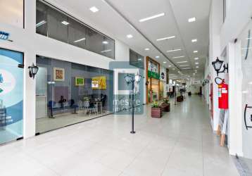 Loja comercial duplex com 50m² na galeria do green center &#8211; centro
