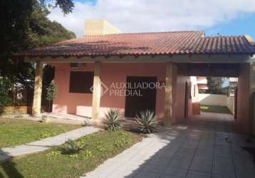 Casa com 2 quartos à venda na avenida independência, 214, flórida, guaíba, 106 m2 por r$ 455.000