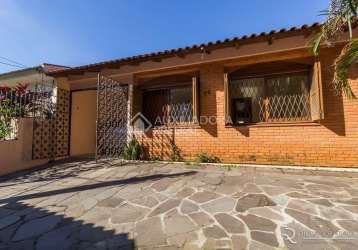 Casa em condomínio fechado com 4 quartos à venda na praça frederico ozanam, 76, vila ipiranga, porto alegre, 144 m2 por r$ 850.000
