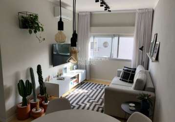 Apartamento com 1 quarto à venda na rua inhanduí, 303, cristal, porto alegre, 49 m2 por r$ 190.000