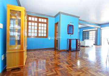 Casa com 4 quartos à venda na avenida fábio araújo santos, 1370, nonoai, porto alegre, 200 m2 por r$ 679.900