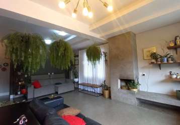 Casa com 3 quartos à venda na rua itapeva, 222, itacorubi, florianópolis, 210 m2 por r$ 2.200.000