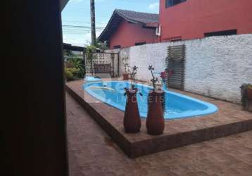 Casa com piscina e churrasqueira muito bem localizada no bairro - dom bosco