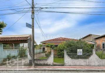 Casa com 3 quartos à venda na servidão pau brasil, 32, tapera, florianópolis, 240 m2 por r$ 430.000