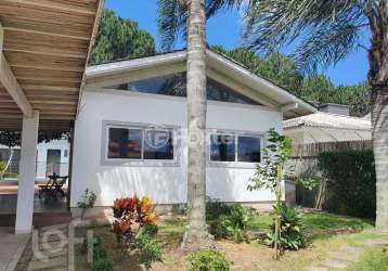 Casa com 3 quartos à venda na rua huberto rohden, 825, campeche, florianópolis, 180 m2 por r$ 1.820.000