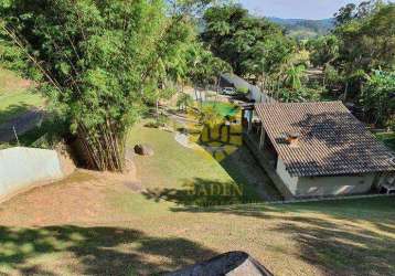 Casa de campo com piscina e área total de 9540 m² em camboriú santa catarina