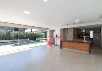 Casa em condomínio para alugar de 03 quartos no bairro residencial e empresarial alphaville em ribeirão preto com piscina.