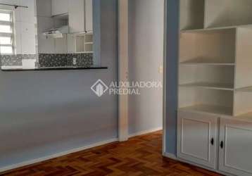 Apartamento com 2 quartos à venda na avenida jacuí, 638, cristal, porto alegre, 53 m2 por r$ 179.000