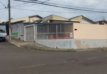 Imóvel a venda com um mercadinho em funcionamento
