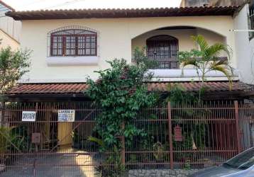 Casa com 3 dormitórios à venda por r$ 1.100.000,00 - centro - são gonçalo/rj