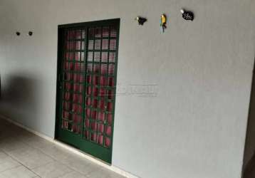 Residência de 3 dormitórios à venda em bairro popular - ibaté - valor r$180.000,00