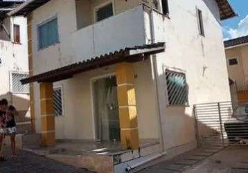 Casa em condomínio fechado com 3 quartos à venda na rua eduardo p dos santos, caixa d'água, lauro de freitas por r$ 465.000