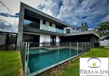 Aproveite a oportunidade de morar em uma casa incrível, localizada em uma das regiões mais cobiçadas de florianópolis - cacupé.