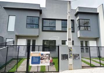 Casa com 2 quartos à venda na rua antenor zimmermann, 61, água verde, blumenau, 75 m2 por r$ 389.000