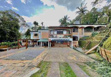 Casa com 3 dormitórios à venda, 398 m² por r$ 2.190.000,00 - condomínio iolanda - taboão da serra/sp