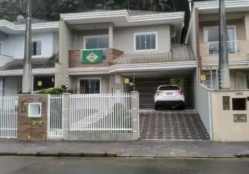 Sobrado 3 dormitórios 2 vagas glória joinville