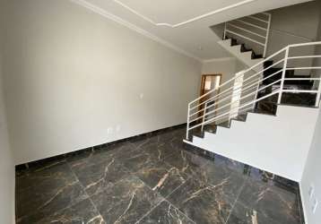 Casa geminada 2 quartos no bairro ceu anil